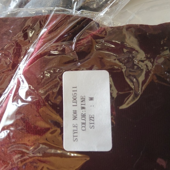 Listicle NWT red textured dress - Picture 7 of 7